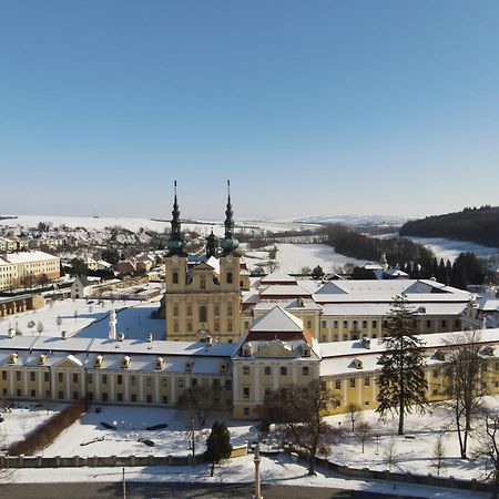 Salas-Dum Pro Spolecnou Dovolenou Az 11 Osob Buitenkant foto
